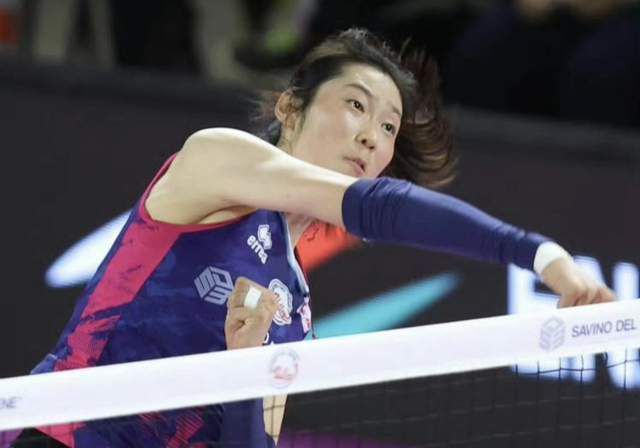 勇士今日全队三分33中8 本季首次单场三分命中数不足10个NBA常规赛，勇士102-114不敌热火。